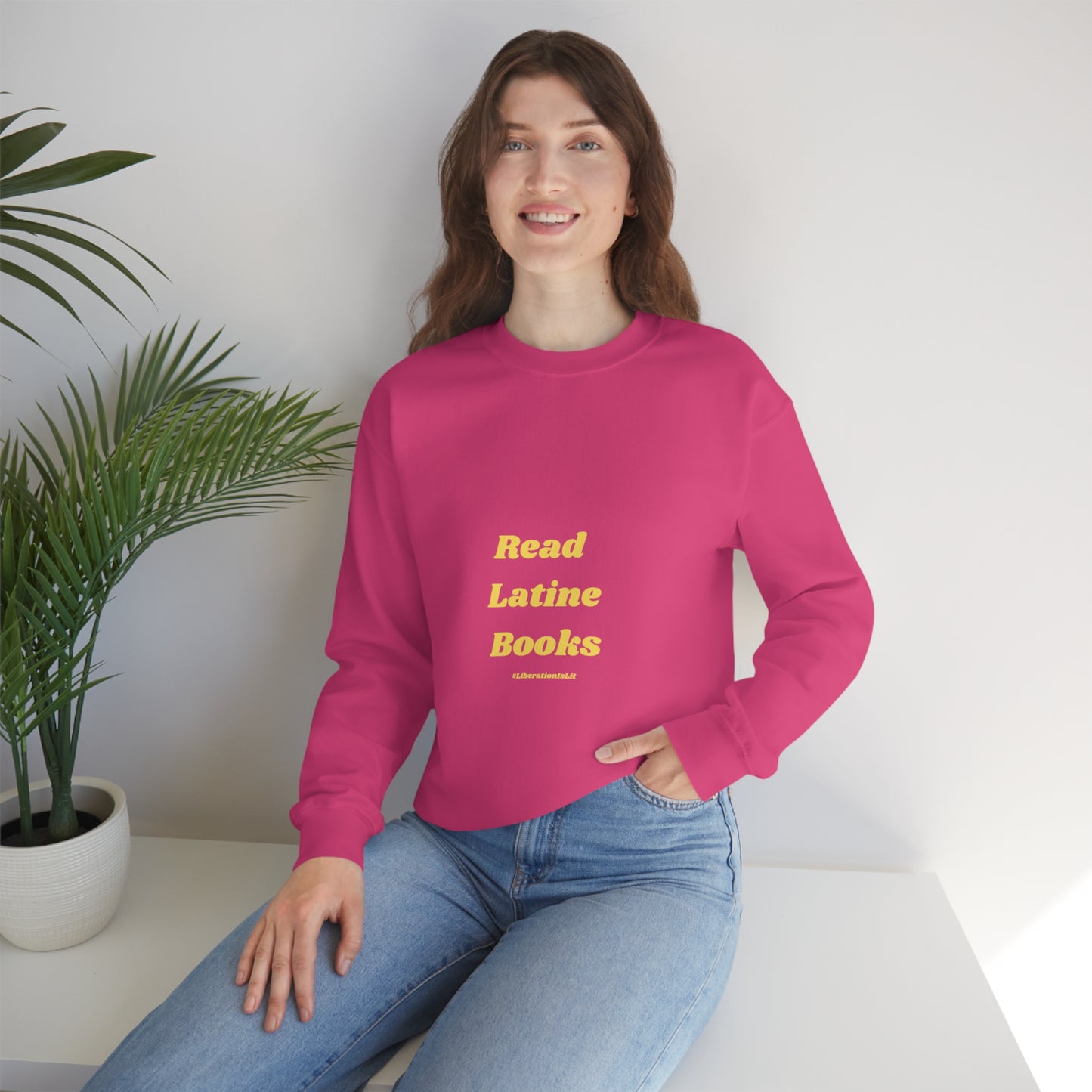 Latine Books Unisex Heavy Blend™ Crewneck Sweatshirt