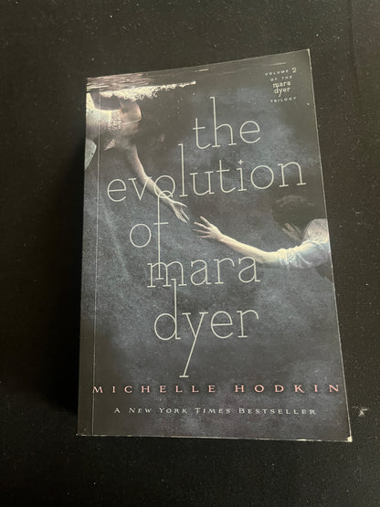 THE EVOLUTION OF MARA DYER  by Michelle Hodkin