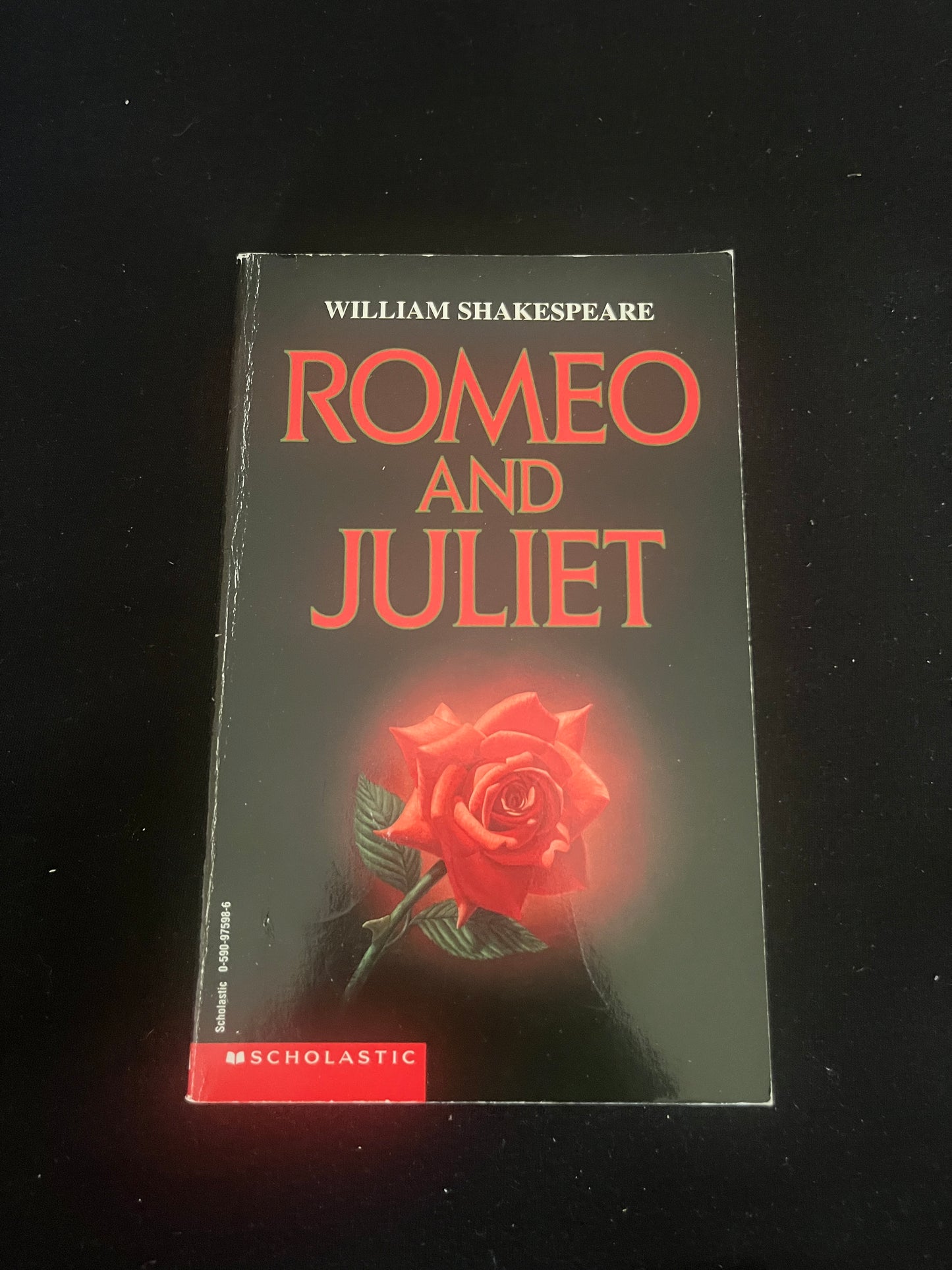 ROMEO AND JULIET by William Shakespeare